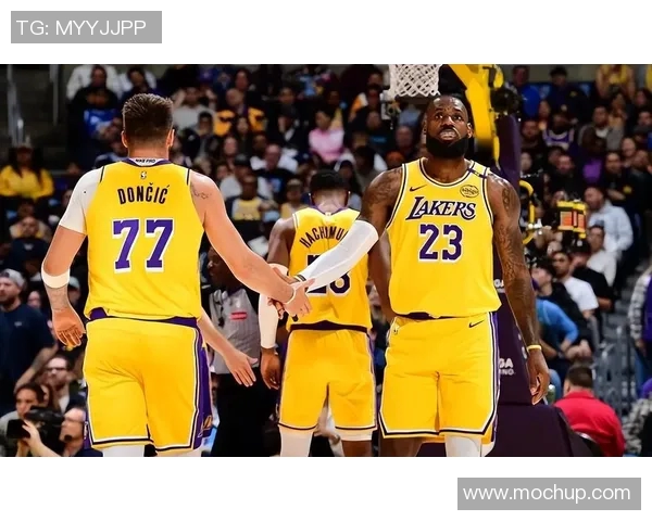 2017年湖人与掘金季前赛精彩对决回顾与分析